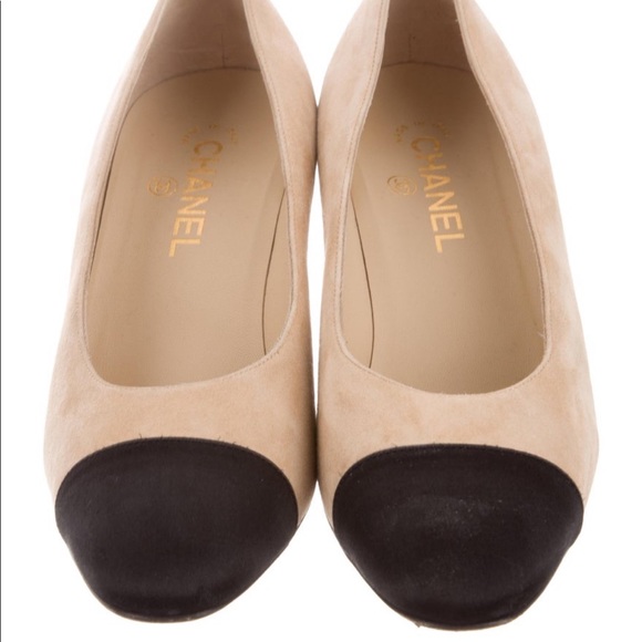 Authentic Chanel CC Cap-Toe Pumps - Picture 3 of 5